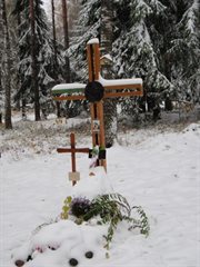 Krzyż upamiętniający Polaków zabitych w Kuropatach