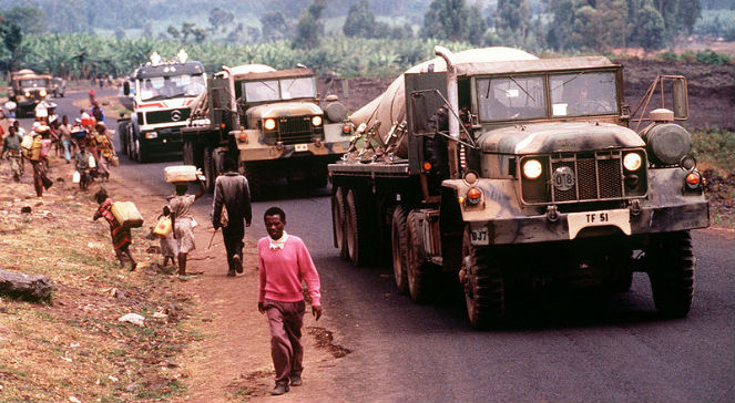 Obóz dla uchodźców z Rwandy w Zairze (dziś Kongo), aut. Marv Krause, United States Air Force 11.08.1994