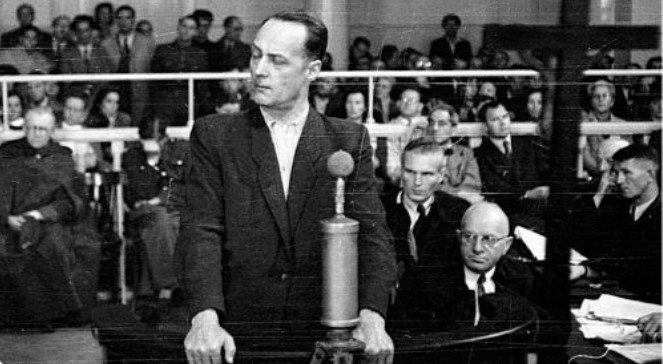 Franciszek_Niepokólczycki-The_show_trial_1947.jpg