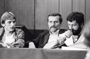 I rocznica strajków sierpniowych, w Sali BHP Stoczni Gdańskiej im. Lenina przy stole siedzą od lewej: Jerzy Borowczak, Lech Wałęsa, N.N. 14 sierpnia 1981