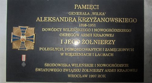 Tablica ku czci Aleksandra Krzyżanowskiego Wilka i jego żołnierzy - ofiar gen. Czerniachowskiego. Kościół św. Elżbiety we Wrocławiu
