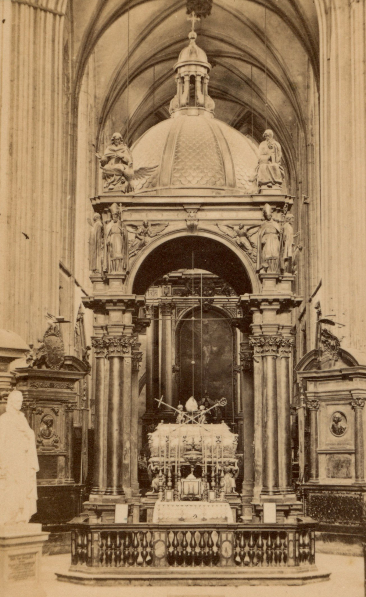 Konfesja św. Stanisława w katedrze na Wawelu, 2. poł. XIX w. Fot. Polona 