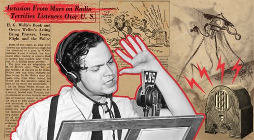 Orson Welles w studiu radia CBS w 1938 roku. W tle jedno z prasowych doniesień o panice wywołanej słuchowiskiem Wojna światów, satyryczny rysunek na ten temat oraz ilustracja z jednego z wydań książki Wojna światów H. G. Wellsa