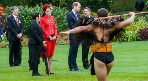 Książęca para została przywitana w Nowej Zelandii maoryskim tańcem wojennym