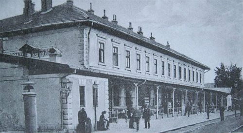 Dworzec kolejowy w Czortkowie (dziś Ukraina), aut. nieznany, ukraińska Wikipediadp