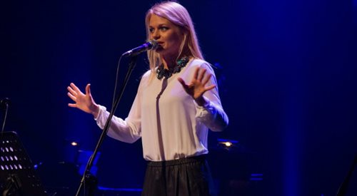 Emilia Komarnicka na koncercie charytatywnym w Teatrze Polonia zorganizowany z okazji Ogólnopolskiego Dnia Walki z Depresją - luty 2014 rok