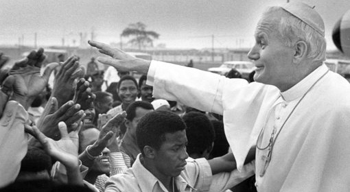 Jan Paweł II w Nigerii w 1982. Fot. PAPEPAGARY KEMPER