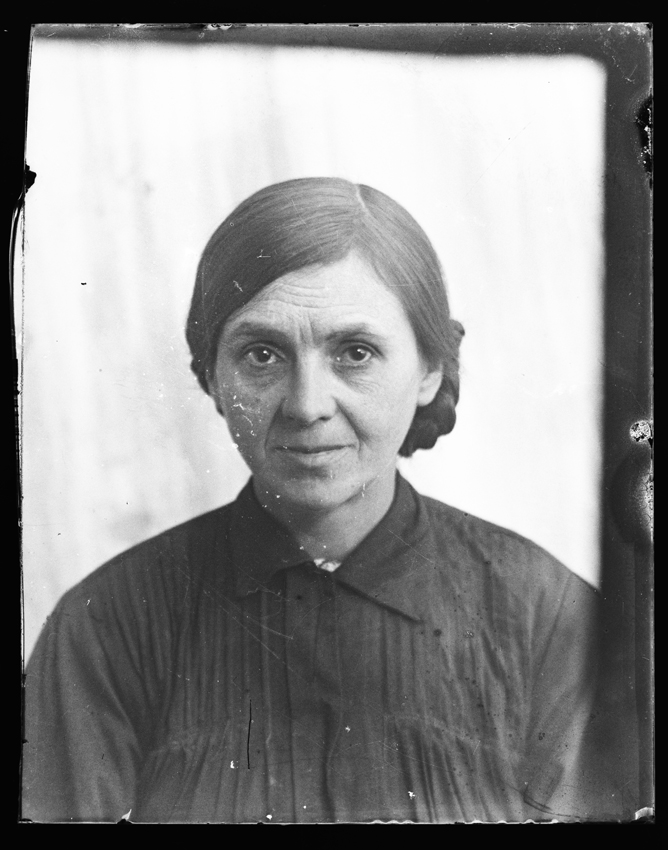 Autor nieznany, portret kobiety, ze zbiorów Żydowskiego Instytutu Historycznego, 1930-1939