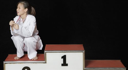 Bohaterka reportażu Marcelina sama trenuje MMA, po godzinach uczy dzieci judo