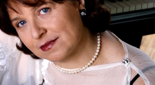 Dina Yoffe jest laureatką II nagrody na IX Międzynarodowym Konkursie Pianistycznym im. Fryderyka Chopina w 1975 r.