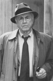 George Minden, pracownik CIA, szef Międzynarodowego Centrum Literatury (ILC) zajmującego się tajną operacją dystrybucji książek za żelazną kurtynę