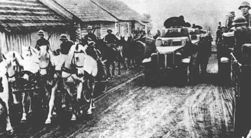 Wrzesień 1939 roku - wojska ZSRR zajmują wschodnie tereny Polski
