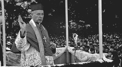 Prymas Polski kardynał Stefan Wyszyński podczas uroczystości w Bardzie Śląskim, 1950