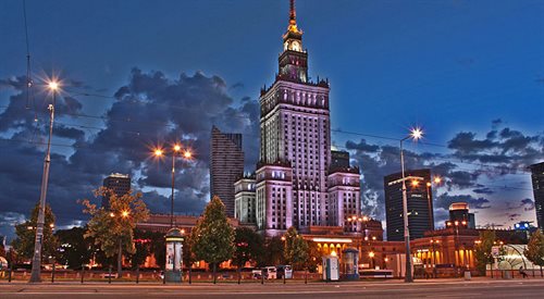 Pałac Kultury i Nauki w Warszawie powstał 60 lat temu i dziś jest kultowym punktem na mapie Warszawy. Wciąż jednak powraca pytanie, jak zagospodarować otaczający go Plac Defilad