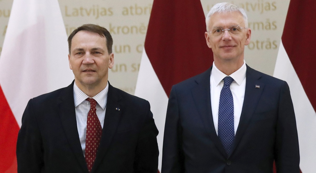 Polands Foreign Minister Radosław Sikorski and his Latvian counterpart Krijnis Kari meet in Riga on Wednesday, March 27, 2024.