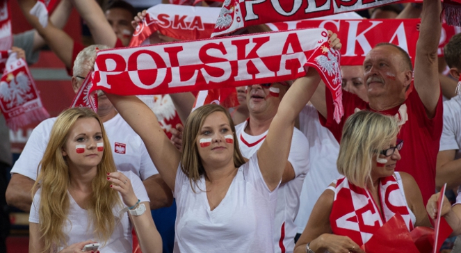 Kibice reprezentacji Polski podczas meczu grupy E mistrzostw świata siatkarzy z Iranem w Łodzi