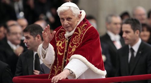 Benedykt XVI rezygnuje z urzędu