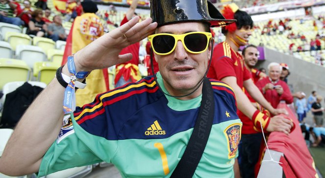 Kibic reprezentacji Hiszpanii przed meczem z Chorwacją