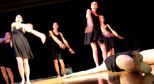 Współczesny balet to sztuka wyrażania emocji za pomocą ruchu