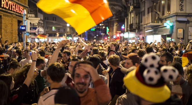 Kibice reprezentacji Niemiec świętują zwycięstwo na mundialu