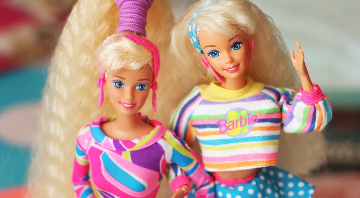 Lalkę Barbie stworzyła Ruth Handler. Po raz pierwszy zaprezentowano ją 9 marca 1959 roku na targach w Nowym Jorku.