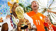 Kibice Holandii na meczu z Kostaryką
