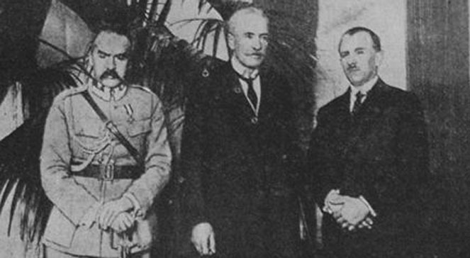 Kazimierz Bartel (po prawej) wraz z Józefem Piłsudskim i Ignacym Mościckim po na Zamku Królewskim w Warszawie (1926 r.). foto: wikipediadomena publiczna