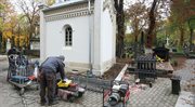 Renowacja grobów na Starych Powązkach