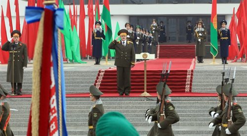 Aleksander Łukaszenka podczas inauguracji na urząd prezydencki