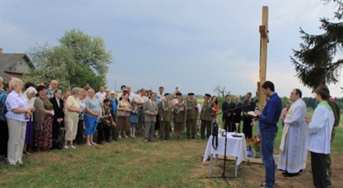 Uroczystość poświęcenia krzyża pamięci Olecha