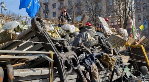 Barykada na kijowskim Majdanie w lutym 2014 roku.