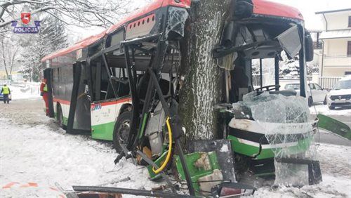 Lublin: wypadek miejskiego autobusu. Kilka osób rannych