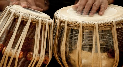Tabla jest jednym z najbardziej charakterystycznych instrumentów perkusyjnych w muzyce indyjskiej