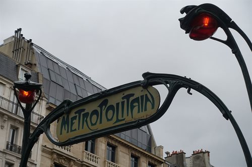Jedna ze stacji paryskiego metra
