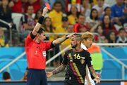 Antybohater meczu Belgii z Koreą. Steven Defour zobaczył czerwoną kartkę za brutalne wejście w przeciwnika