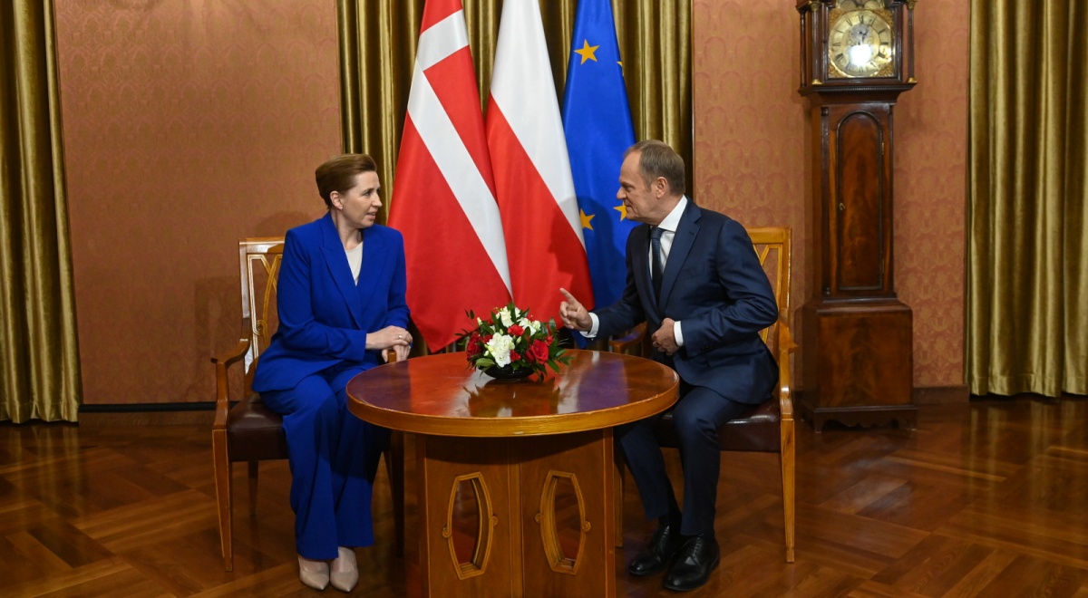 Premier Danii Mette Frederiksen i premier RP Donald Tusk podczas spotkania w KPRM w Warszawie