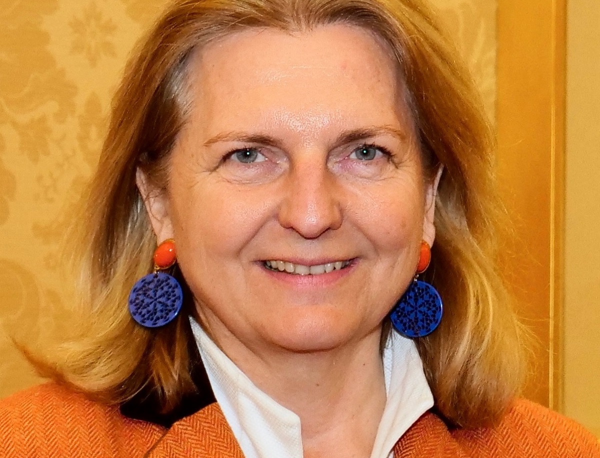Бывшая Министр Иностранных Дел Австрии Фото