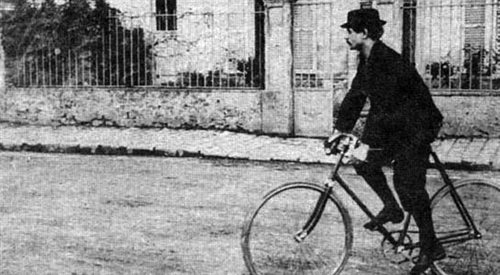 Alferd Jarry był zapalonym cyklistą