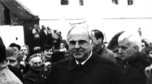 Kanclerz Helmut Kohl w Krzyżowej fot. WikipediaccArtur Klose.
