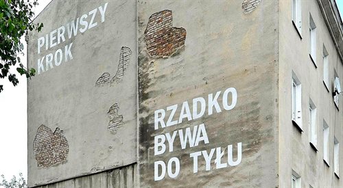 Mural Loesje przy ul. Grochowskiej 292 w Warszawie