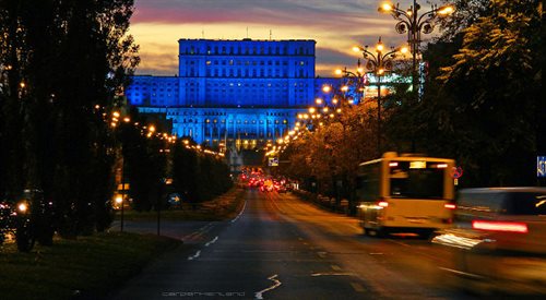 Pałac Parlamentu dawniej znany jako Dom Ludu to największy budynek w Rumunii. Widać go nawet z Księżyca
