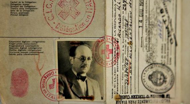 Paszport Adolfa Eichmanna, wydany mu po wojnie przez Międzynarodowy Czerwony Krzyż