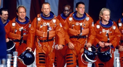 Armageddon to jeden z największych kinowych przebojów lat 90. To zasługa nie tylko spektakularnych efektów specjalnych, ale także gwiazdorskiej obsady