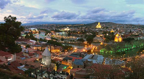 Panorama gruzińskiego miasta Tbilisi