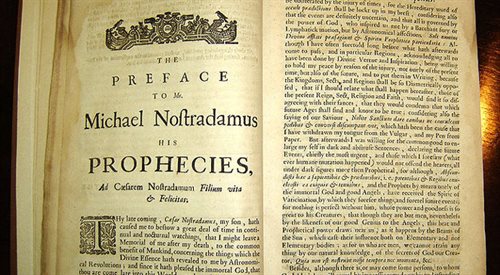 Anglojęzyczna kopia przepowiedni Nostradamusa (1672), znajduje sie w zbiorach biblioteki uniwersytetu w San Antonio, w Teksasie, wikipediadomena publ.