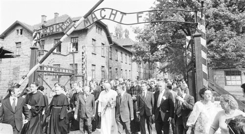 44 lata temu Jan Paweł II odwiedził niemiecki nazistowski obóz zagłady Auschwitz-Birkenau