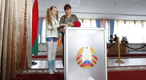 Głosowanie w Mińsku podczas wyborów parlamentarnych