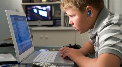 - Niewiele szkół prowadzi zajęcia przygotowujące do tworzenia gier komputerowych, a dzieciaki same to robią - mówią goście Czwórki.