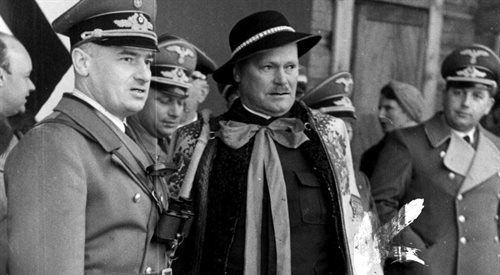 Od lewej: generalny gubernator okupowanych ziem polskich Hans Frank, jeden z przywódców Goralenvolku Wacław Krzeptowski i zastępca Hansa Franka Josef Bhler