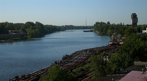 Szczecin. Szmaragdowe Jezioro i betonowy statek